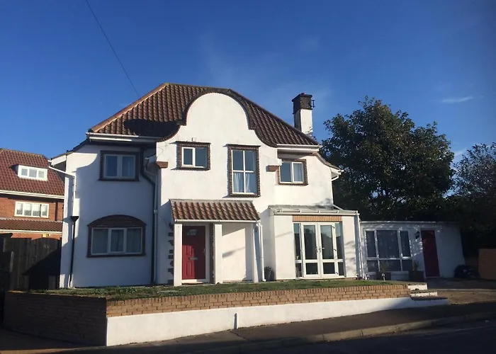 Huge 6 Bedroom House In Sheringham