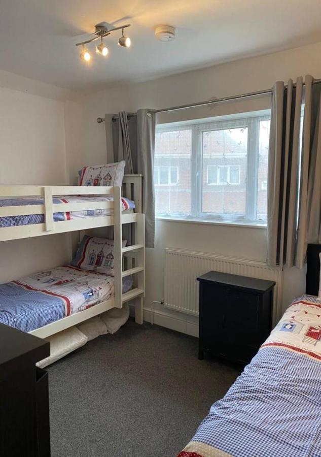 Huge 6 Bedroom House In Holiday home