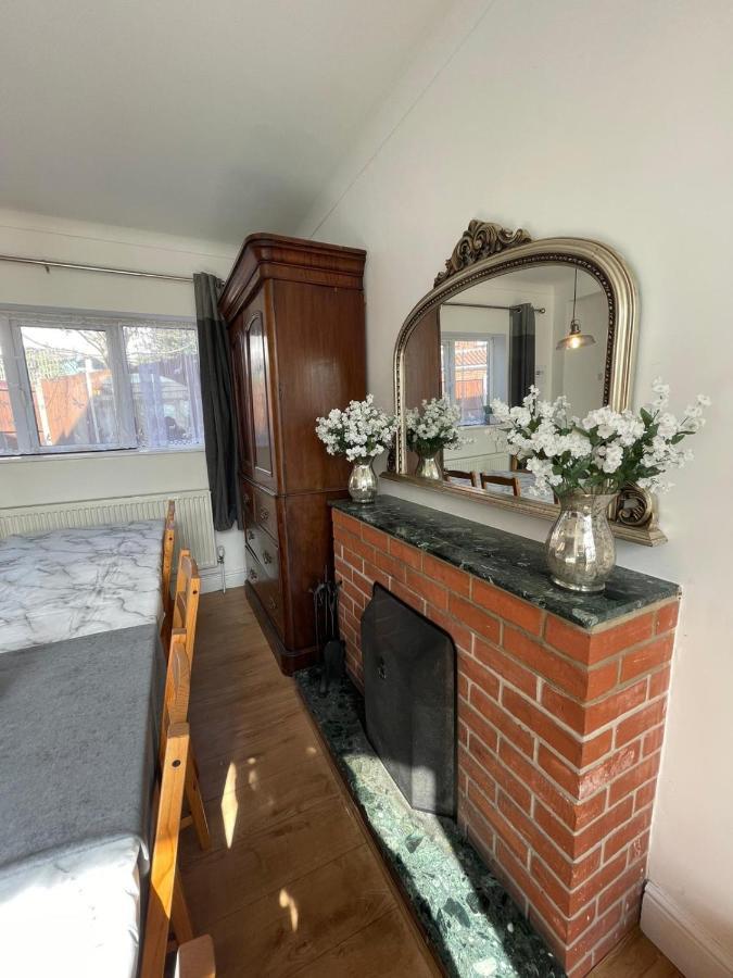 Huge 6 Bedroom House In Holiday home *