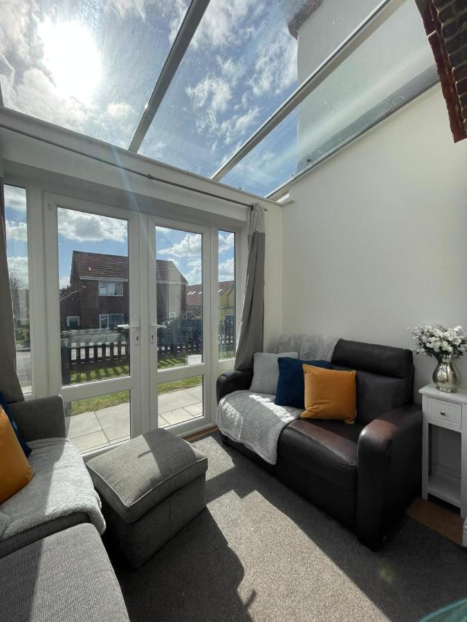 Holiday home Huge 6 Bedroom House In *